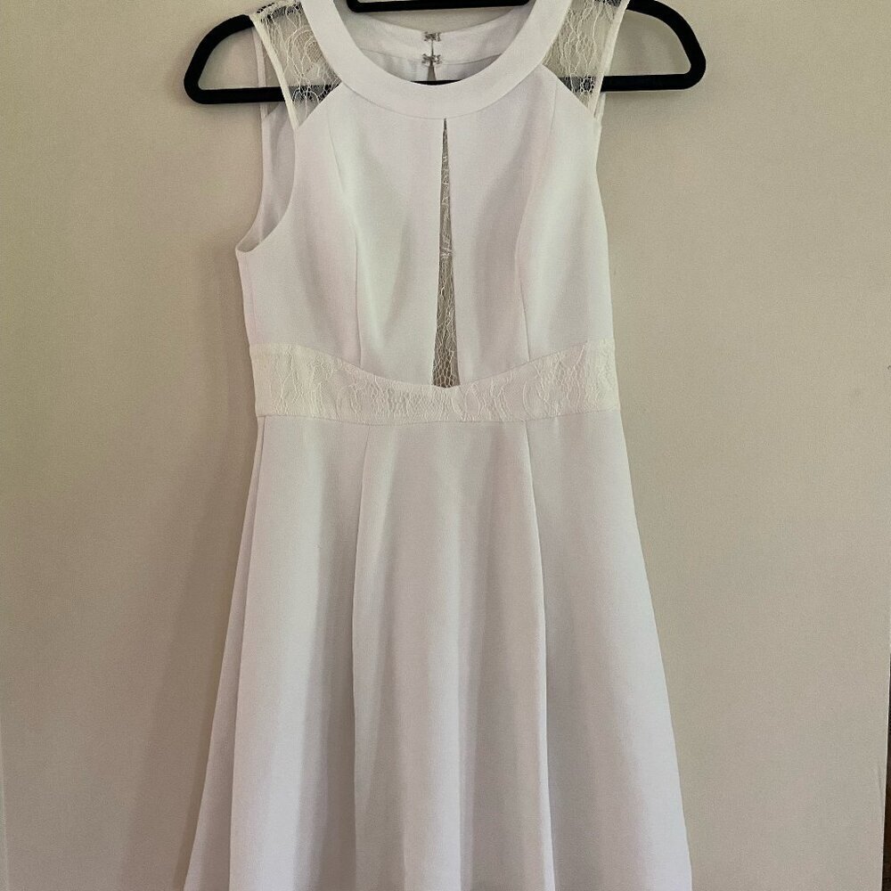 BCBGeneration White Sleeveless Dress Size 2 Lace Bridal Shower Wedding Fairy